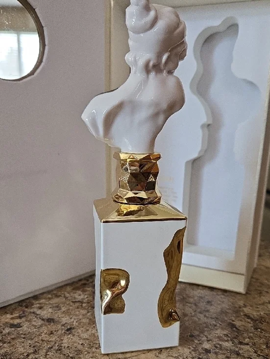 Her Confession Eau de Parfum - White & Gold Box - Picture 6 of 8